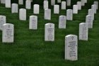 Typické bílé náhrobky na Arlingtonském hřbitově