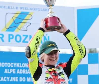 Motocyklová závodnice Romana Tomášková je šampionkou Alpe Adrie
