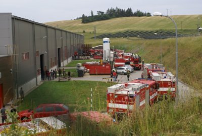V Boskovicích hořela lakovna, s požárem bojovaly desítky hasičů
